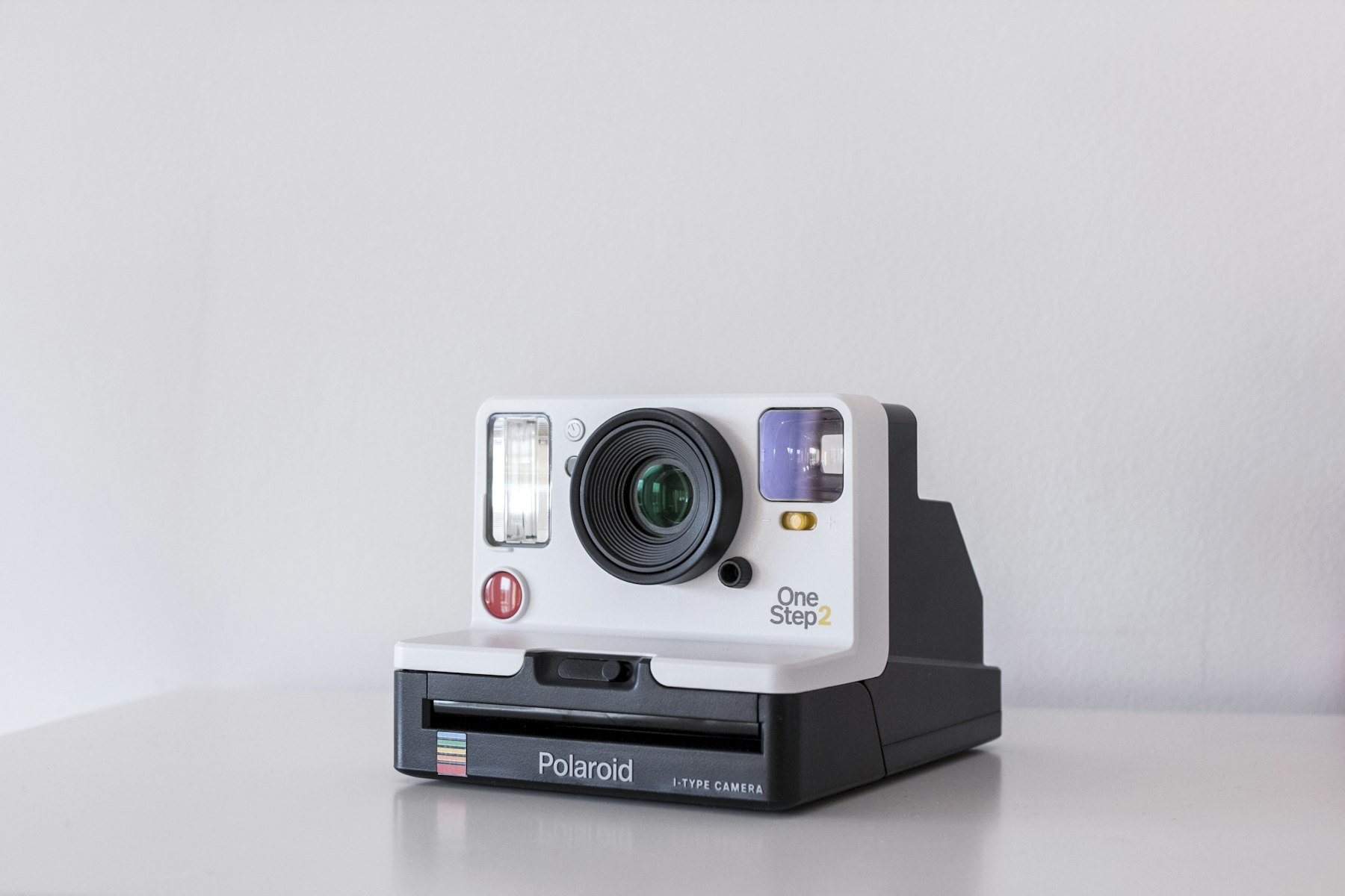 Fotografías antiguas y cámara analógica